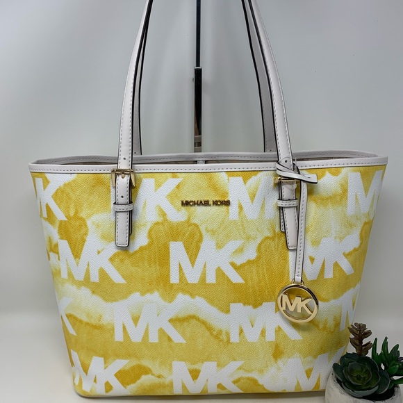 Michael Kors Handbags - Michael kors Medium Carryall Tote